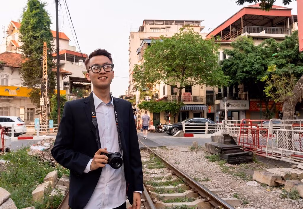 Đông Chí Nguyên hiện đang là nhiếp ảnh gia và nhà thiết kế đồ họa tại Thủ đô Hà Nội. (Ảnh: NVCC)