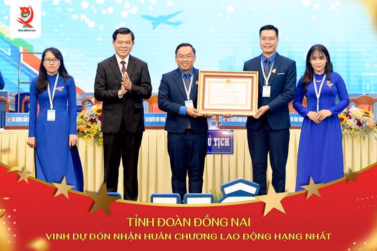 Cũng tại Đại hội, Tỉnh Đoàn Đồng Nai vinh dự đón nhận Huân chương Lao động hạng Nhất do Chủ tịch nước tặng. (Ảnh: Tỉnh Đoàn Đồng Nai)