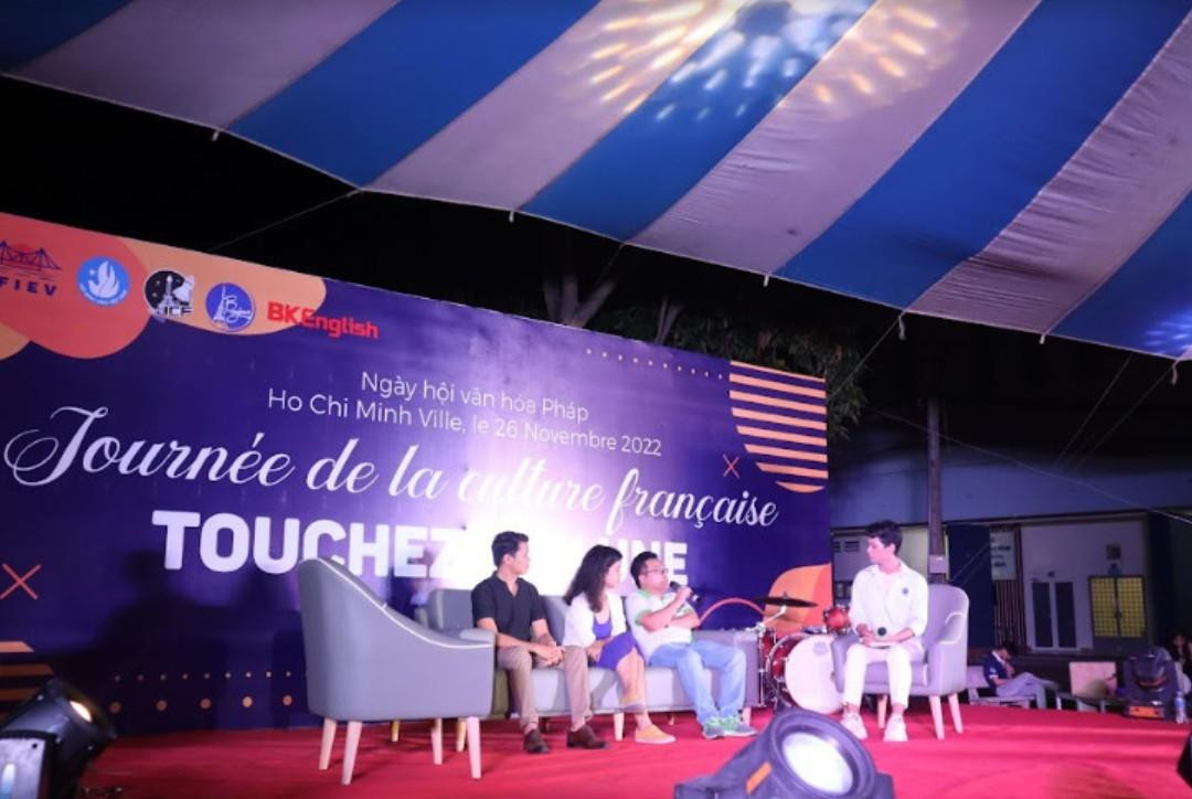 Trong ngày hội, sinh viên được nghe những chia sẻ về văn hóa Pháp từ những chuyên gia trong các lĩnh vực.