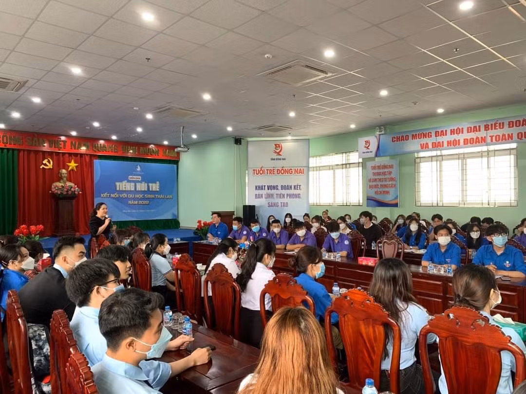 Nhiều bạn sinh viên đã tham dự buổi tọa đàm.