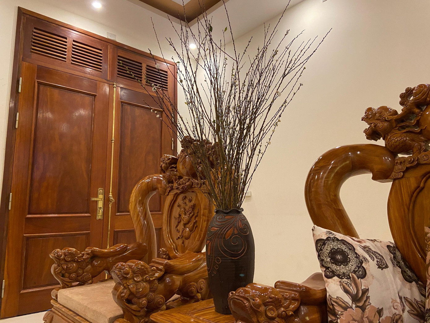 Bên cạnh đó, thổi hồn vào Tết những điều mới mẻ, sáng tạo cũng là cách người trẻ làm Tết gần gũi và đậm đà hơn. Bên cạnh đó, thổi hồn vào Tết những điều mới mẻ, sáng tạo cũng là cách người trẻ làm Tết gần gũi và đậm đà hơn.