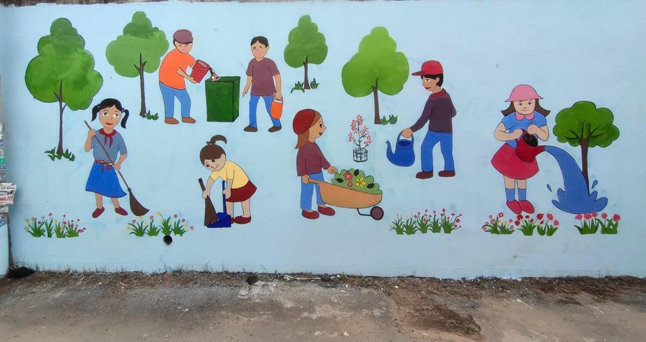 Những bức tranh với thông điệp về môi trường được các chiến sĩ 'Mùa Hè Xanh' hoàn thiện. Những bức tranh với thông điệp về môi trường được các chiến sĩ 'Mùa Hè Xanh' hoàn thiện.