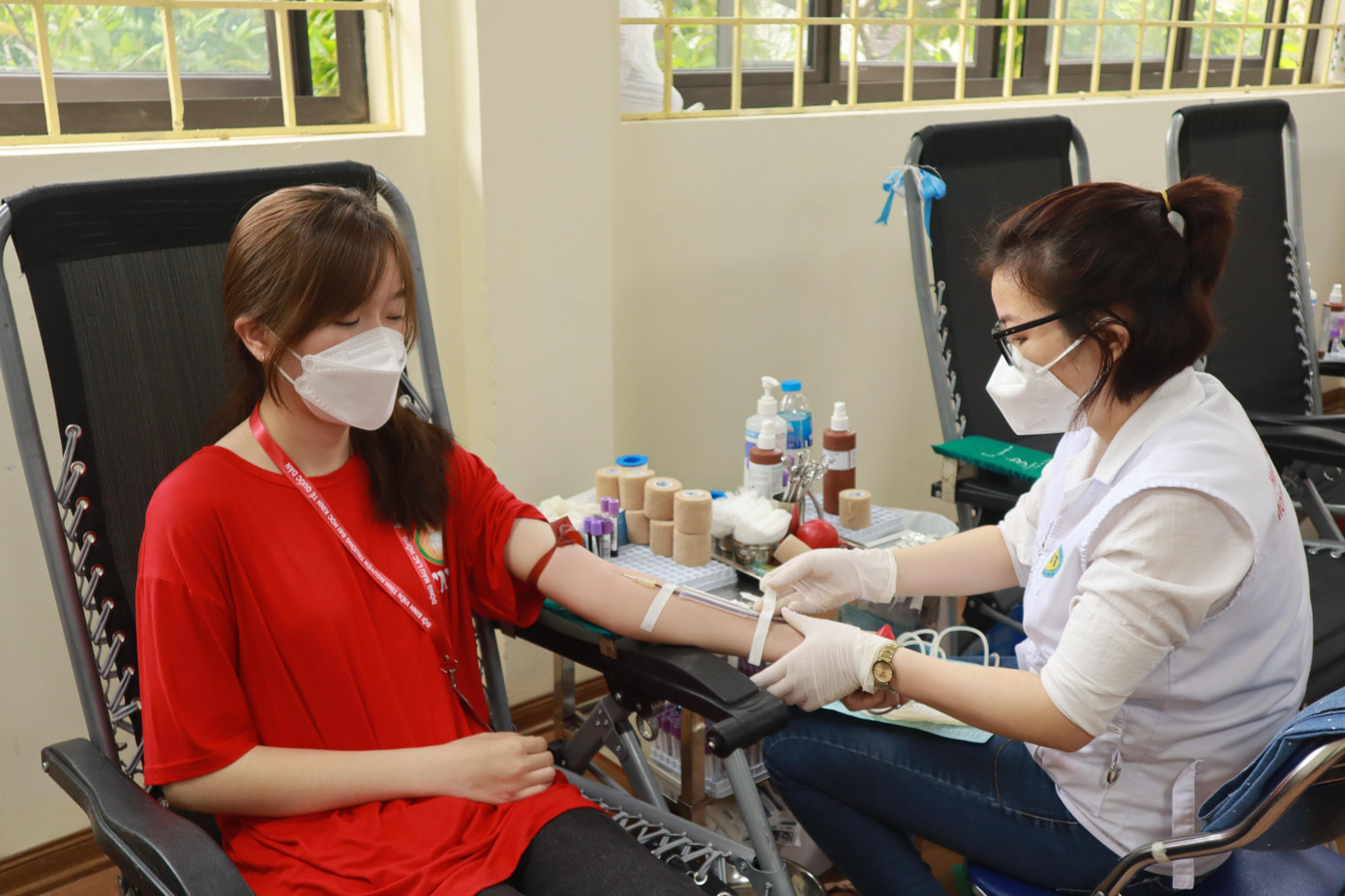 Nhiều bạn trẻ hưởng ứng hoạt động.