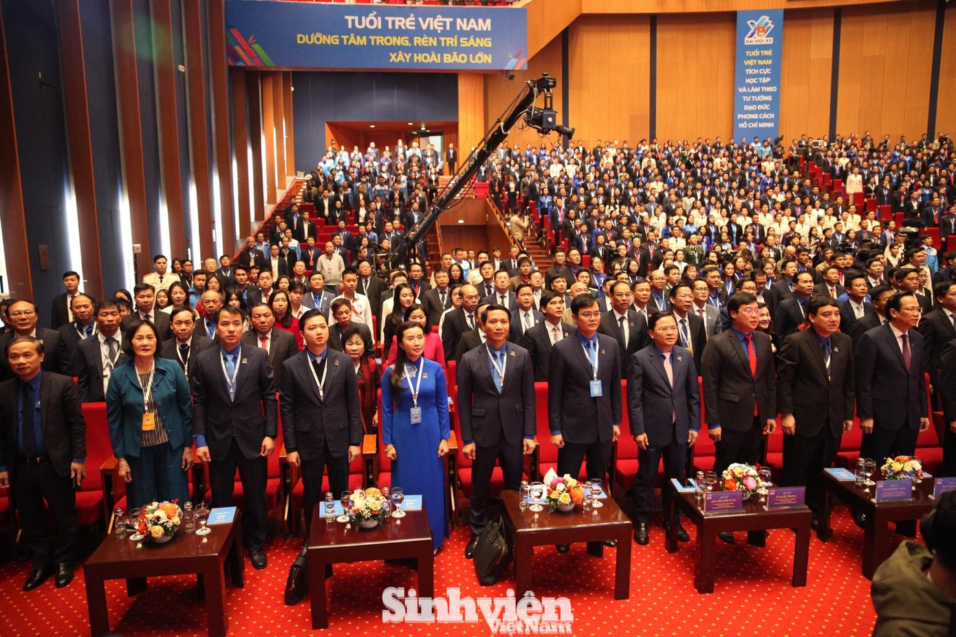 Ban Bí thư T.Ư Đoàn qua các thời kỳ thực hiện nghi lễ chào cờ. Ban Bí thư T.Ư Đoàn qua các thời kỳ thực hiện nghi lễ chào cờ.