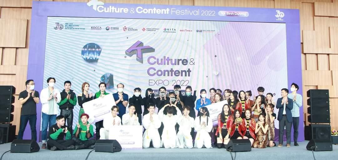 Cuộc thi nhảy Cover K-POP đã thu hút nhiều nhóm nhảy sinh viên tham dự. Cuộc thi nhảy Cover K-POP đã thu hút nhiều nhóm nhảy sinh viên tham dự.