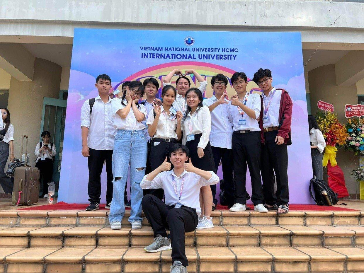 Bí quyết học tập của Quốc Anh là luôn lập một kế hoạch rõ ràng. Bí quyết học tập của Quốc Anh là luôn lập một kế hoạch rõ ràng.