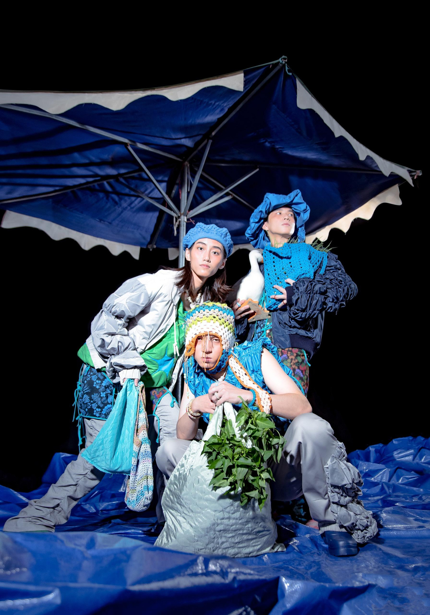 Thông qua bộ sưu tập này, Thanh Hưng muốn kể câu chuyện cá nhân và tôn vinh những giá trị văn hóa thường nhật.