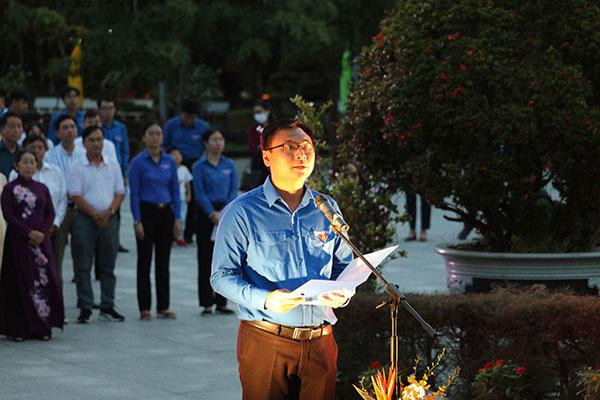 Anh Trương Minh Tước Nguyên - Phó Bí thư Thành Đoàn TP. HCM thay mặt cho tuổi trẻ TP. HCM phát biểu tại Lễ thắp nến tri ân. (Ảnh: Thành Đoàn TP. HCM) Anh Trương Minh Tước Nguyên - Phó Bí thư Thành Đoàn TP. HCM thay mặt cho tuổi trẻ TP. HCM phát biểu tại Lễ thắp nến tri ân. (Ảnh: Thành Đoàn TP. HCM)