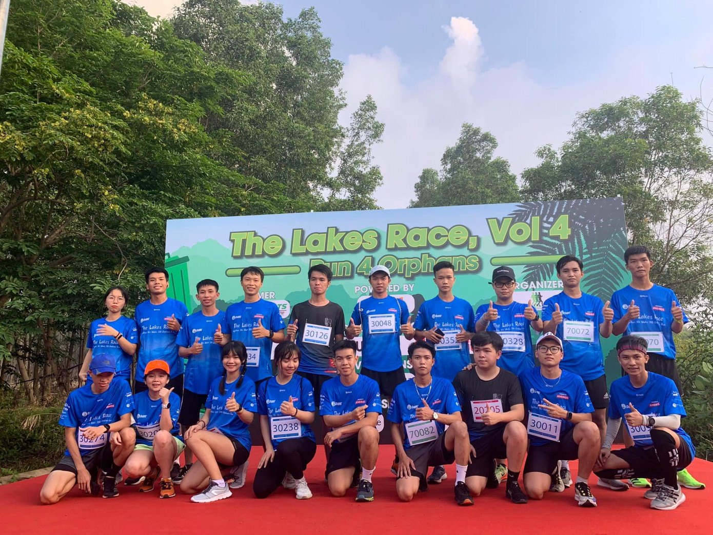 Giải chạy The Lakes Race có nhiều bạn trẻ là sinh viên tham gia. Giải chạy The Lakes Race có nhiều bạn trẻ là sinh viên tham gia.