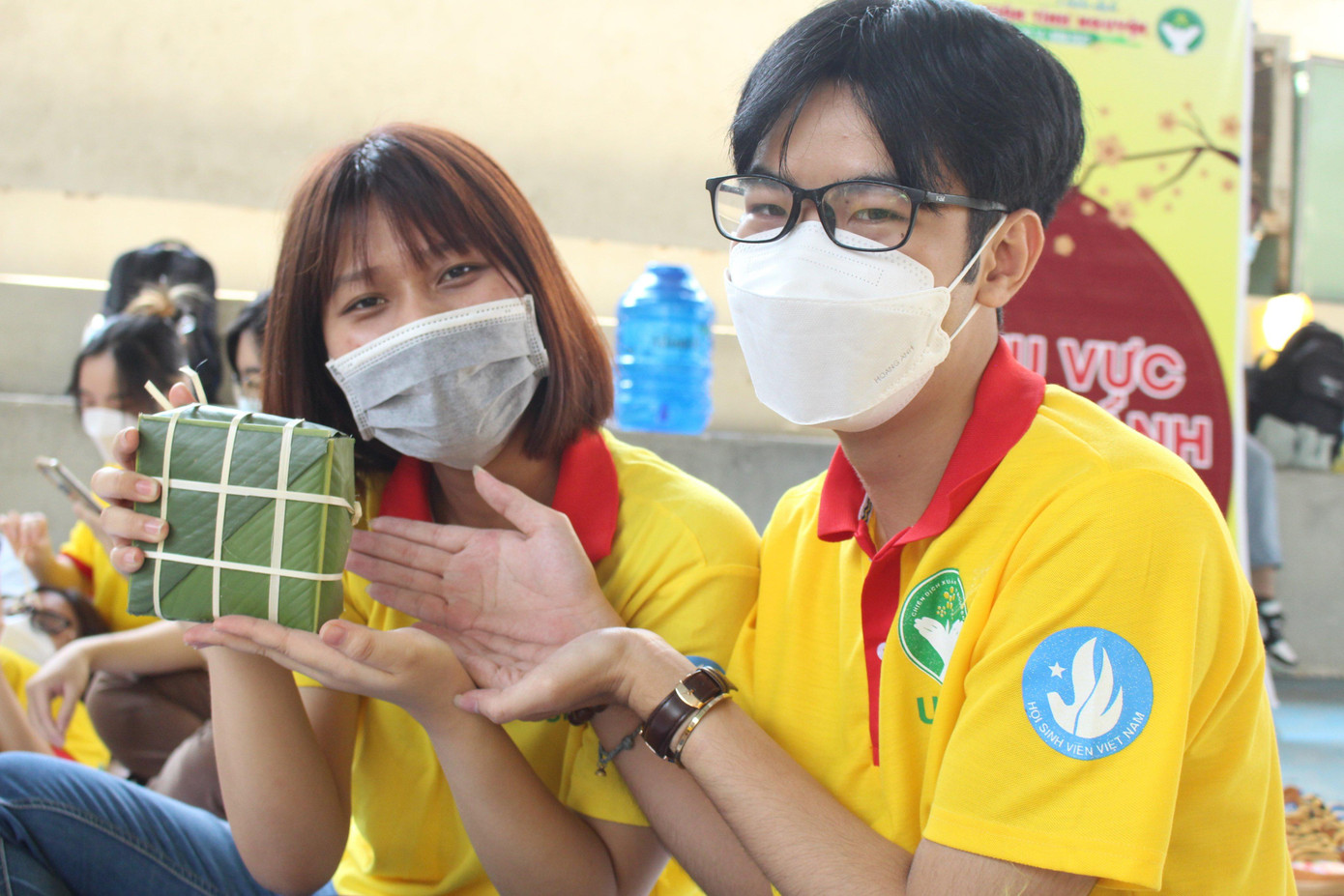 Nữ sinh Gen Z còn năng nổ tham gia nhiều hoạt động ngoại khóa như 'Xuân tình nguyện'. Nữ sinh Gen Z còn năng nổ tham gia nhiều hoạt động ngoại khóa như 'Xuân tình nguyện'.