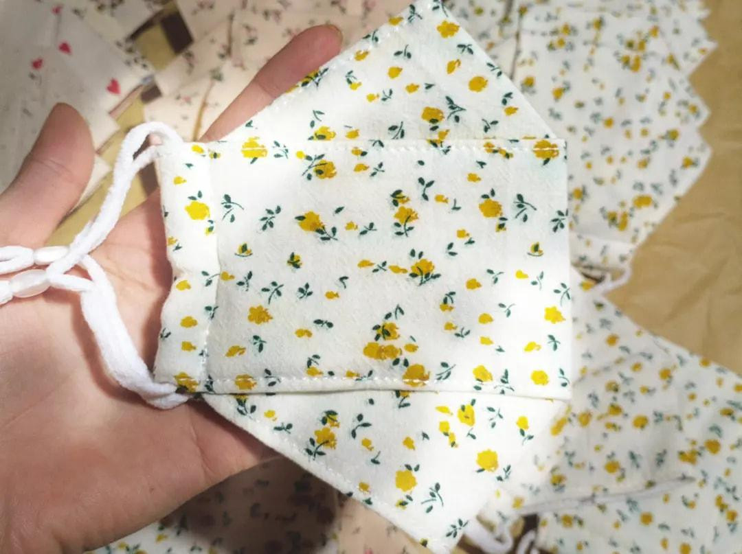 Sử dụng khẩu trang vải “an ủi” nỗi lo xử lý rác khẩu trang y tế.