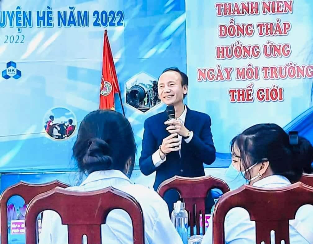 Tiến sĩ - Chuyên gia tâm lý Huỳnh Anh Bình là diễn giả trong nhiều chuyên đề định hướng nghề nghiệp, chia sẻ về tâm lý cho bạn trẻ. Tiến sĩ - Chuyên gia tâm lý Huỳnh Anh Bình là diễn giả trong nhiều chuyên đề định hướng nghề nghiệp, chia sẻ về tâm lý cho bạn trẻ.