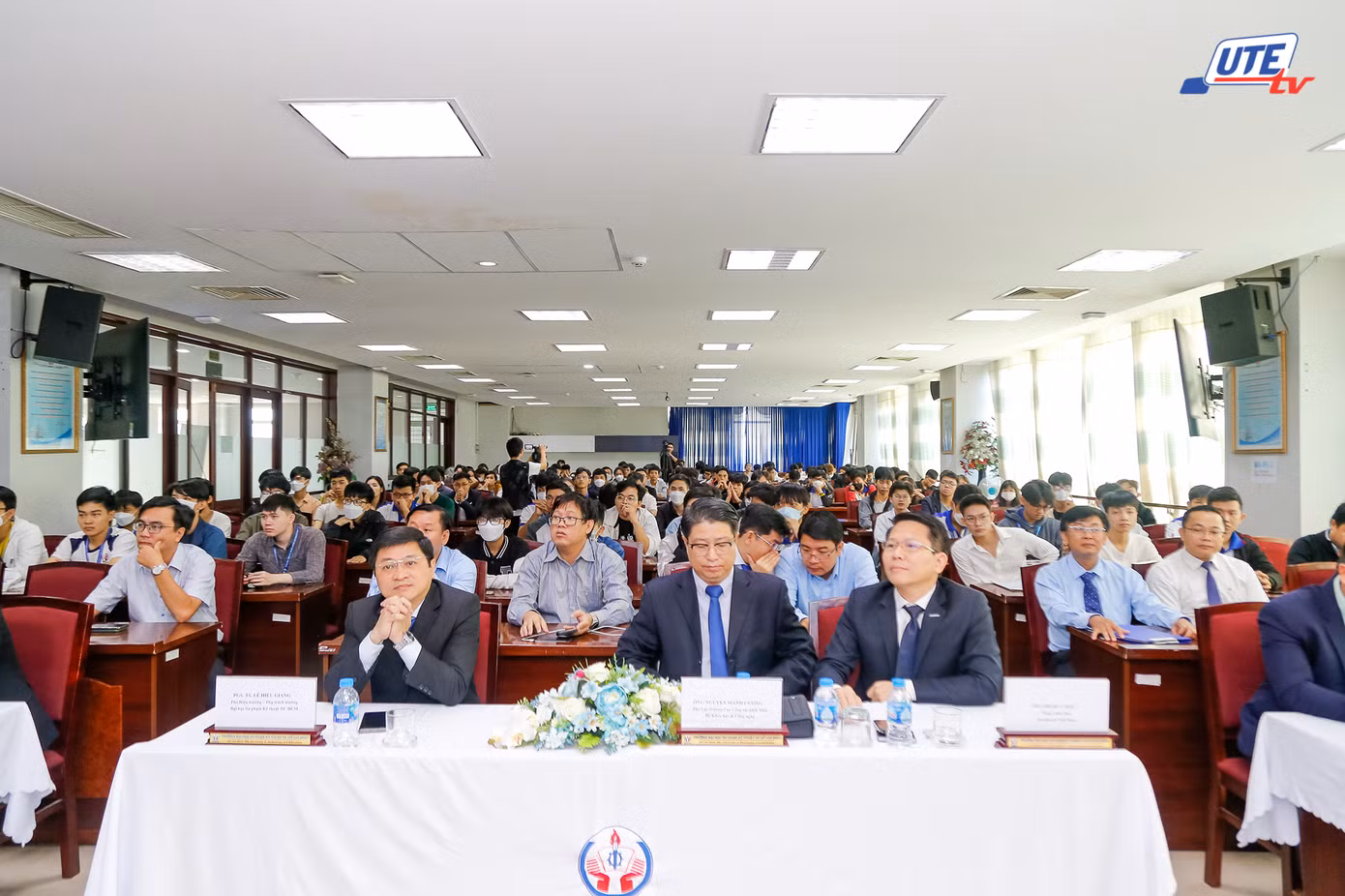 Rất đông các bạn sinh viên tham dự Lễ phát động cuộc thi. (Ảnh: ĐH SPKT)