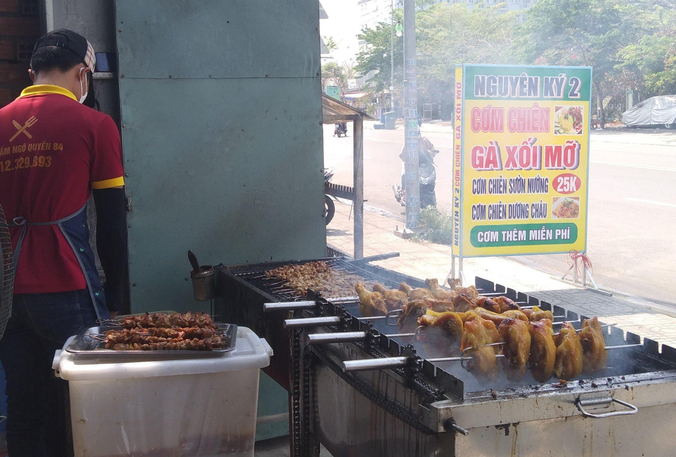Làng Đại học Thủ Đức được biết đến là "thiên đường ẩn thực" của nhiều sinh viên. Làng Đại học Thủ Đức được biết đến là "thiên đường ẩn thực" của nhiều sinh viên.