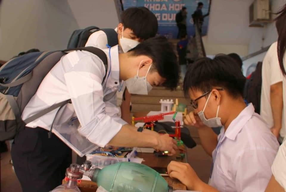 Thông qua Ngày hội, các bạn tân sinh viên có cơ hội giao lưu, học hỏi thêm từ giảng viên, bạn bè.