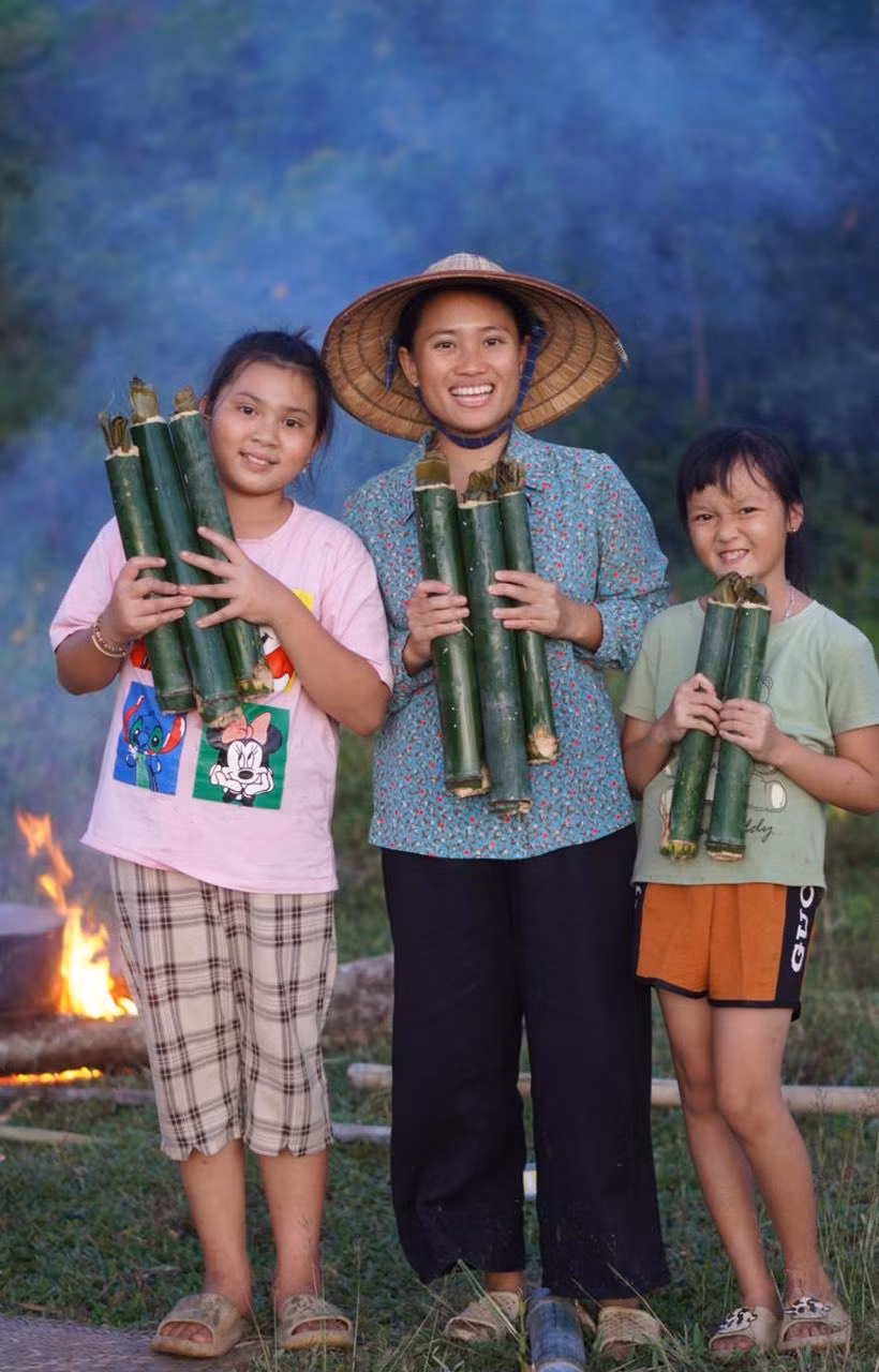 Những buổi An nấu ăn ngoài đồng cùng bọn trẻ.