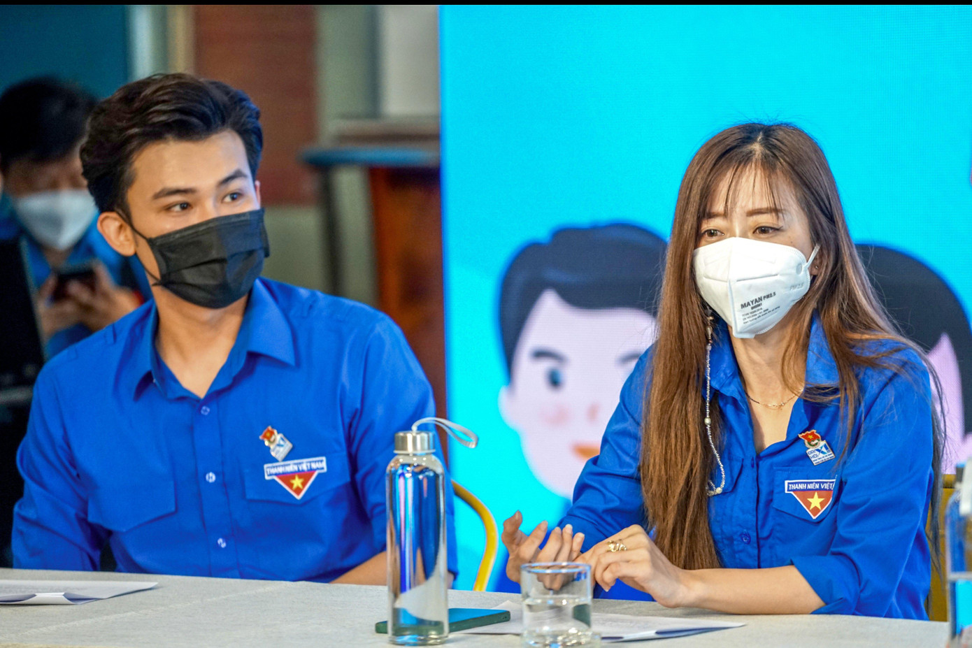 Trong phần giao lưu cùng với các khách mời, ca sĩ Chí Thiện và vận động viên Châu Tuyết Vân chia sẻ: Việc thường xuyên tham gia các hoạt động đoàn các chiến dịch tình nguyện là một cơ duyên ngay từ khi còn là sinh viên.