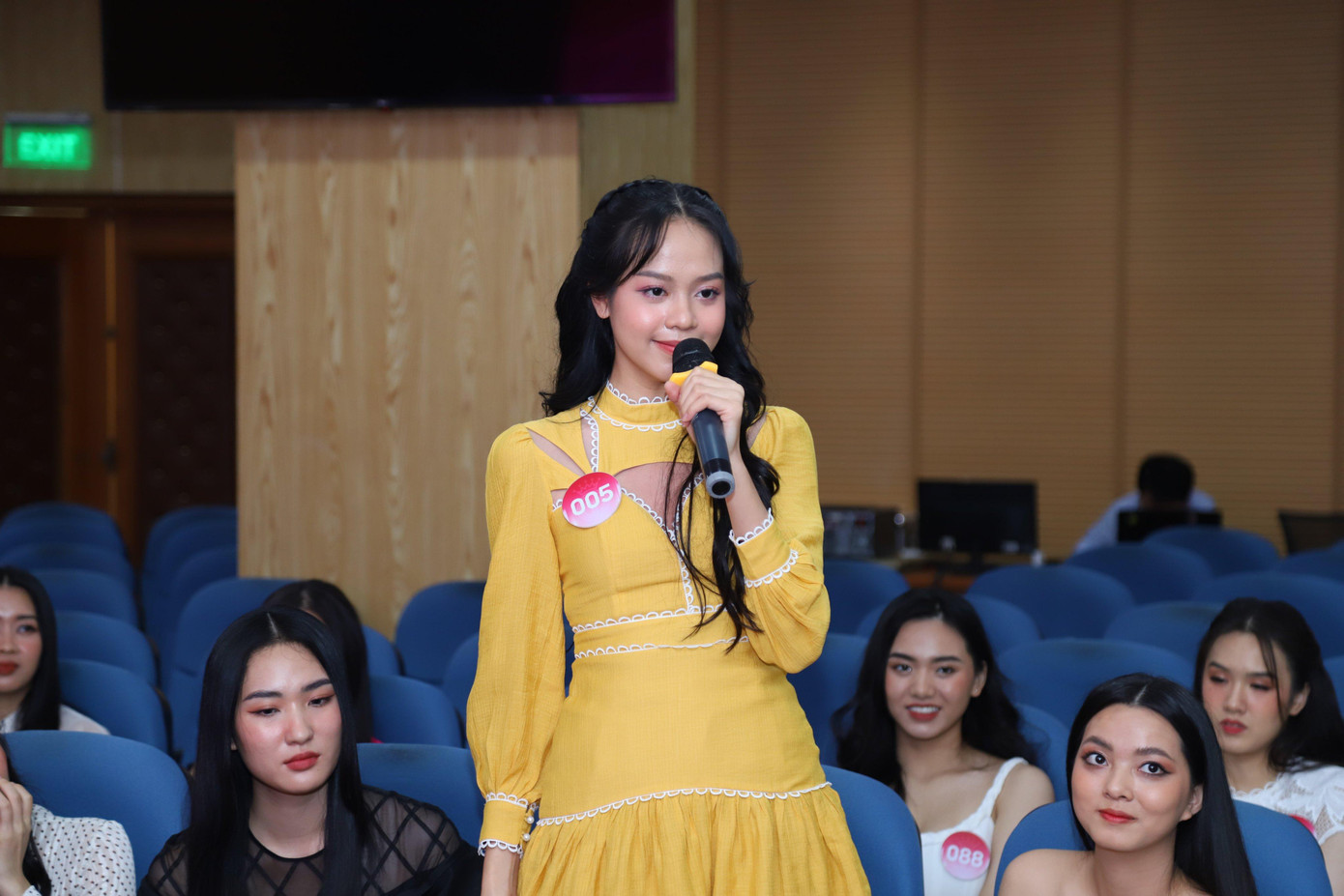 Thí sinh Huỳnh Thị Thanh Thủy bày tỏ sự ngưỡng mộ với các chiến sĩ, bác sĩ làm nhiệm vụ quốc tế cao cả. Cô cho biết, những câu chuyện được nghe hôm nay đã tiếp thêm cho cô rất nhiều động lực, cả trong cuộc thi lẫn những chặng đường sau này.