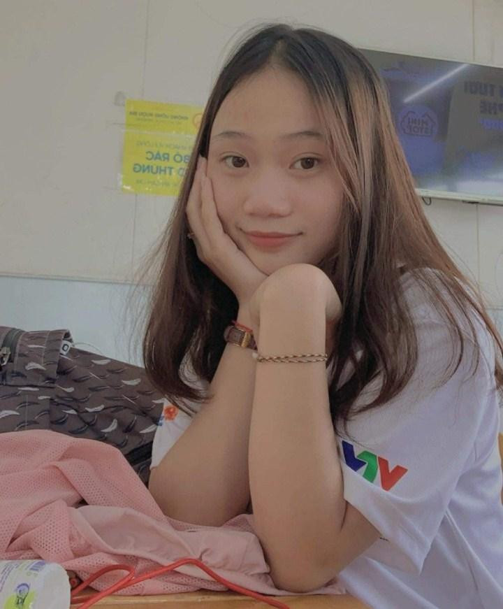 Phan Thị Hương - Thủ khoa đầu vào khối C, trường ĐH KHXH&NV (ĐHQG TP. HCM) năm 2021. Phan Thị Hương - Thủ khoa đầu vào khối C, trường ĐH KHXH&NV (ĐHQG TP. HCM) năm 2021.