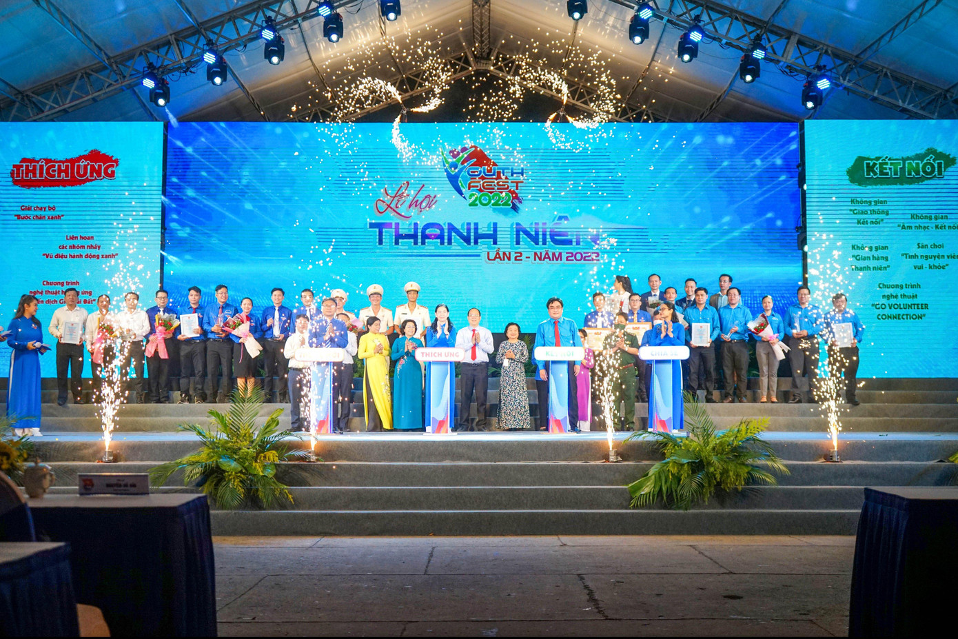 Tại Lễ kỷ niệm, đại diện Thành Đoàn TP. HCM và các vị lãnh đạo, khách mời đã cùng nhau bấm nút khai mạc chính thức "Lễ hội Thanh niên lần thứ 2, năm 2022", hứa hẹn mang đến nhiều hoạt động hấp dẫn cho tuổi trẻ thành phố.