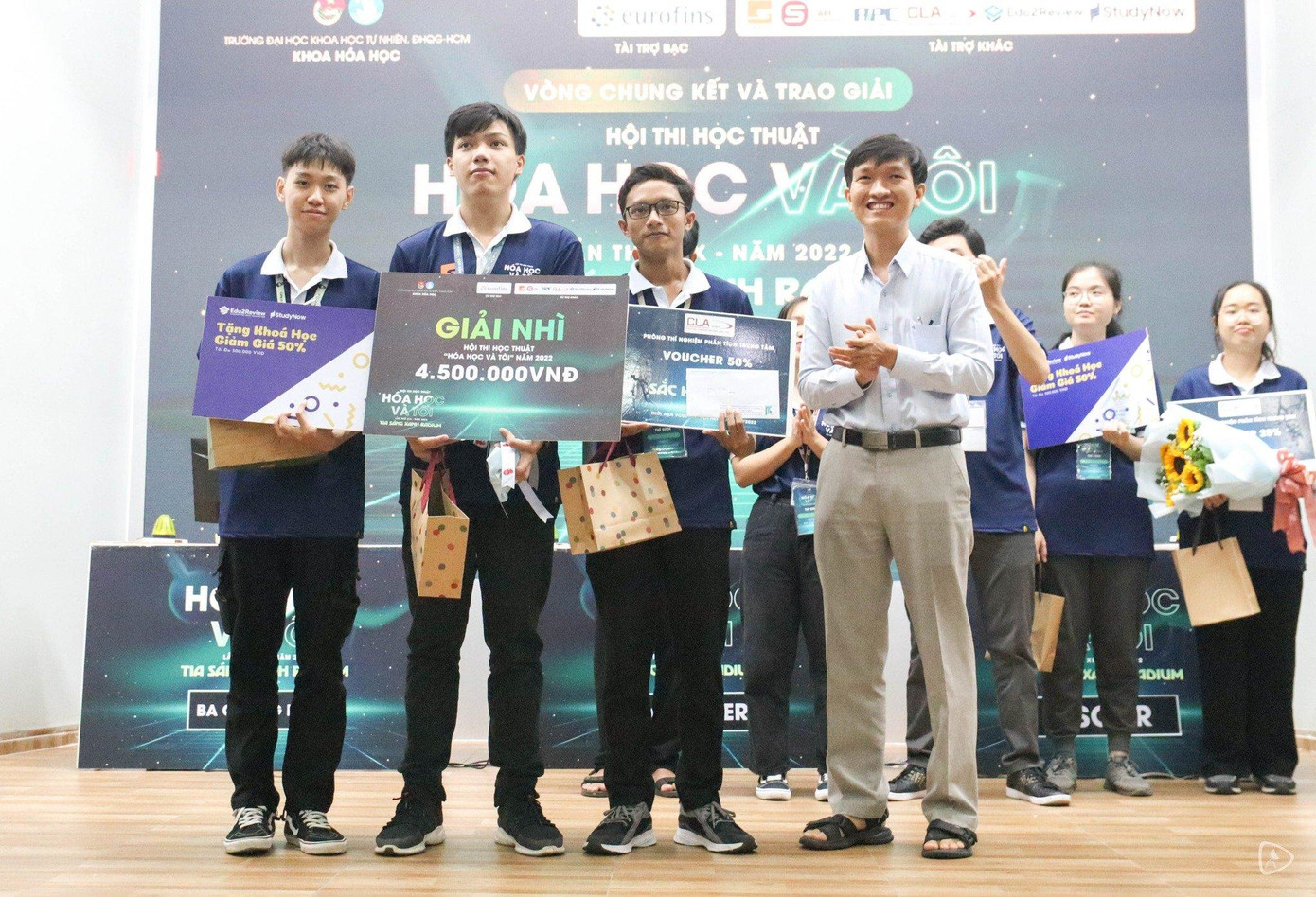 Đội "BA CHÀNG NGỐK" chinh phục giải Nhì tại hội thi.