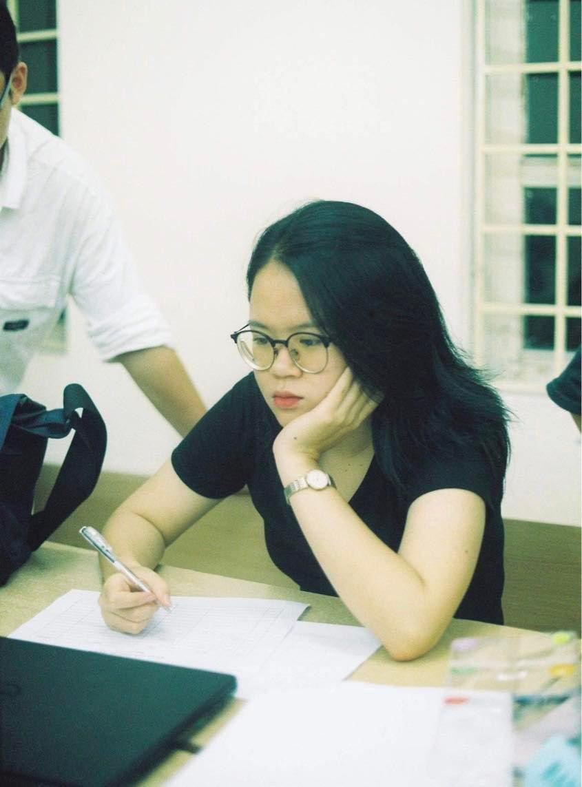 Phạm Ngọc Hà (lớp Báo Ảnh K38) chia sẻ về khó khăn khi kiến tập trong lúc dịch bệnh căng thẳng. (Ảnh: NVCC)