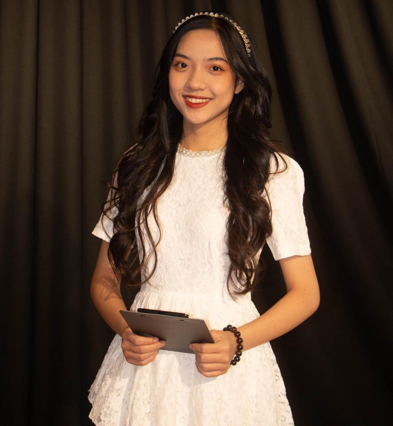 Từng khóc vì nghĩ mình không có tố chất của một MC, Mỹ Linh vẫn kiên định với giấc mơ của mình. Từng khóc vì nghĩ mình không có tố chất của một MC, Mỹ Linh vẫn kiên định với giấc mơ của mình.