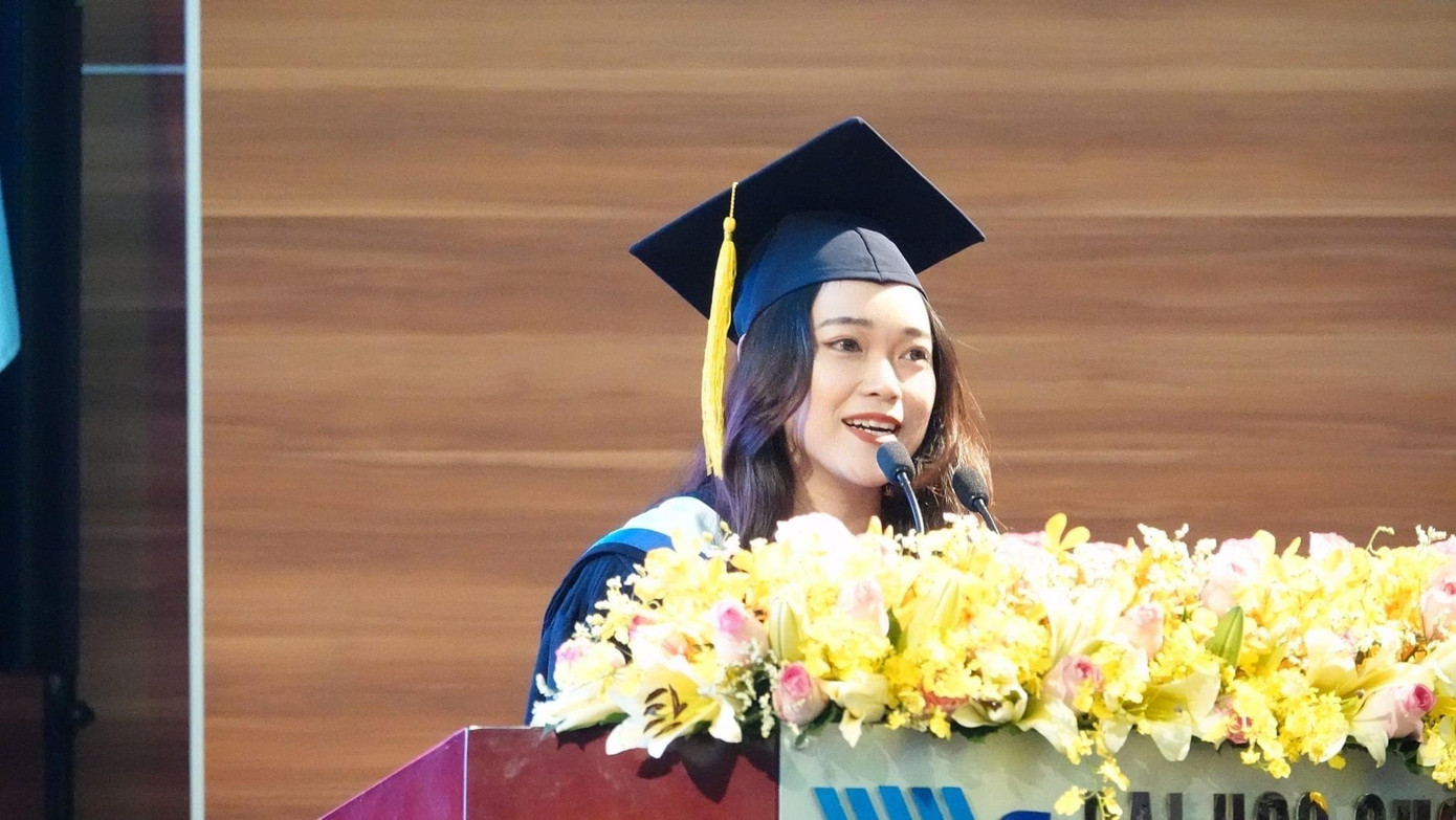 Cô gái xứ Quảng nuôi ước mơ trở về Việt Nam để cống hiến cho nước nhà. Cô gái xứ Quảng nuôi ước mơ trở về Việt Nam để cống hiến cho nước nhà.