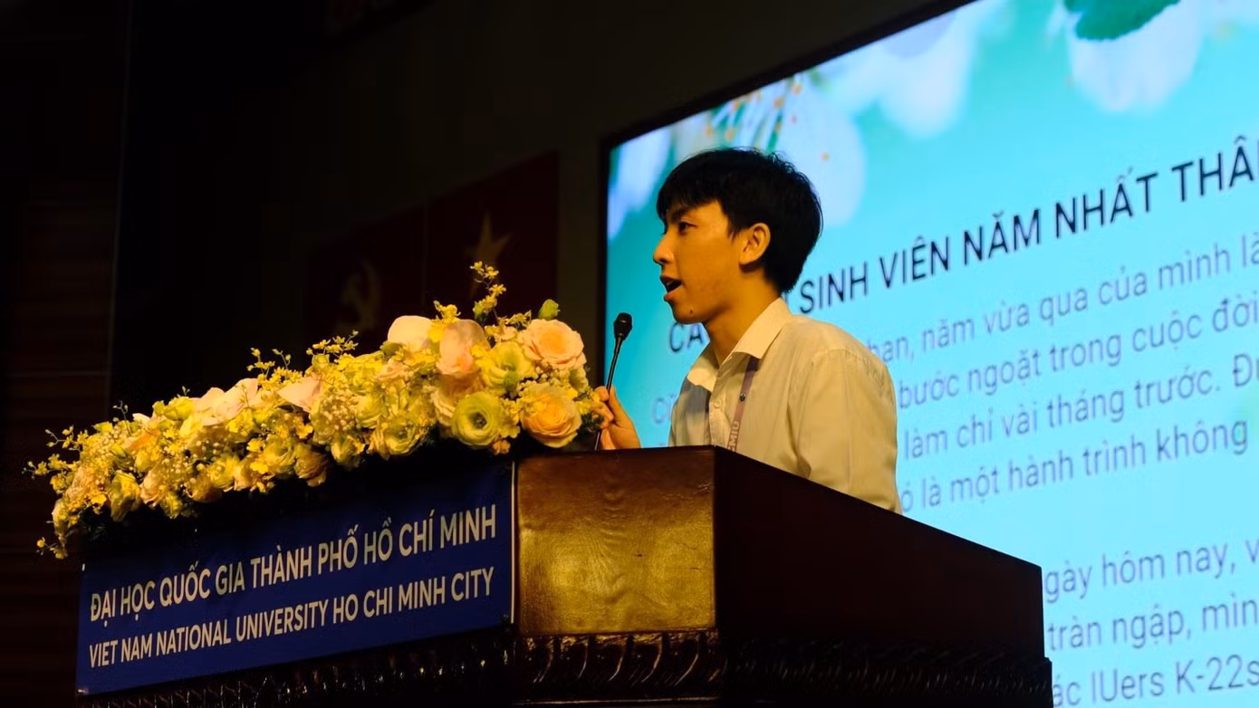 Đinh Trung Quốc Anh phát biểu tại Lễ khai giảng năm học 2022 - 2023 của trường ĐH Quốc tế (ĐHQG TP. HCM).