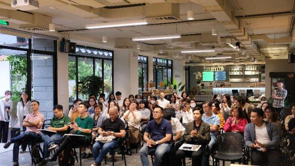 Ngày ra mắt doanh nghiệp xã hội "Gen Xanh" có rất nhiều bạn trẻ tới dự. Ngày ra mắt doanh nghiệp xã hội "Gen Xanh" có rất nhiều bạn trẻ tới dự.