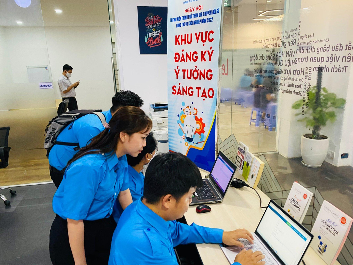 Không gian Ngày hội với đa dạng các hoạt động. Không gian Ngày hội với đa dạng các hoạt động.