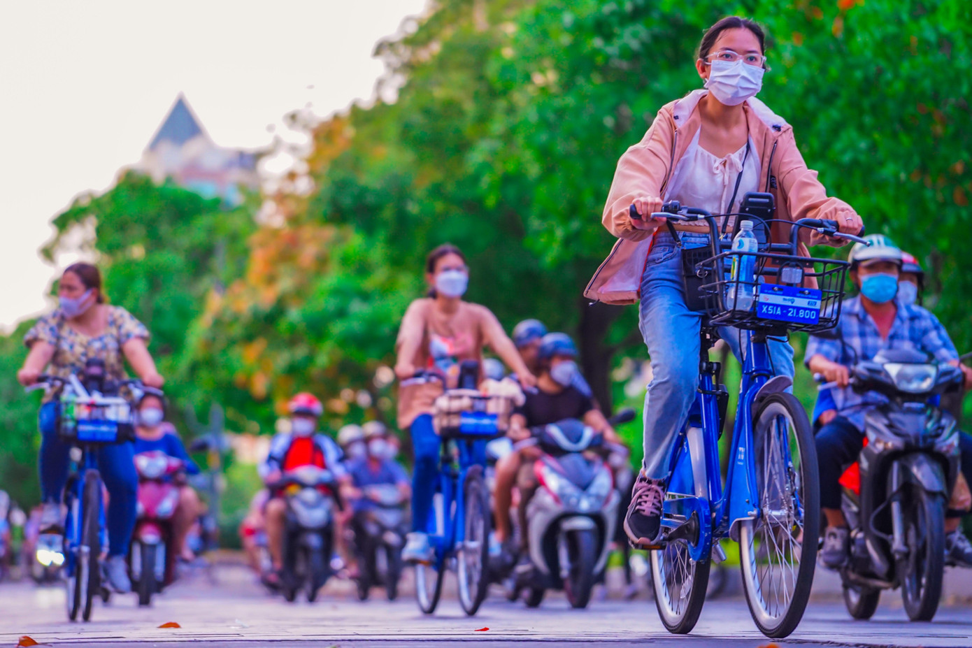 Mô hình xe đạp công cộng tại các tuyến đường trong trung tâm TP. HCM do công ty CP Tập đoàn Trí Nam làm chủ đầu tư dưới sự cho phép của UBMD TP. HCM. Thời gian đầu, công ty đã nhập gần 500 xe đạp từ nước ngoài về để xây dựng dựng loại hình giao thông công cộng văn minh, góp phần giảm thiểu ô nhiễm môi trường.