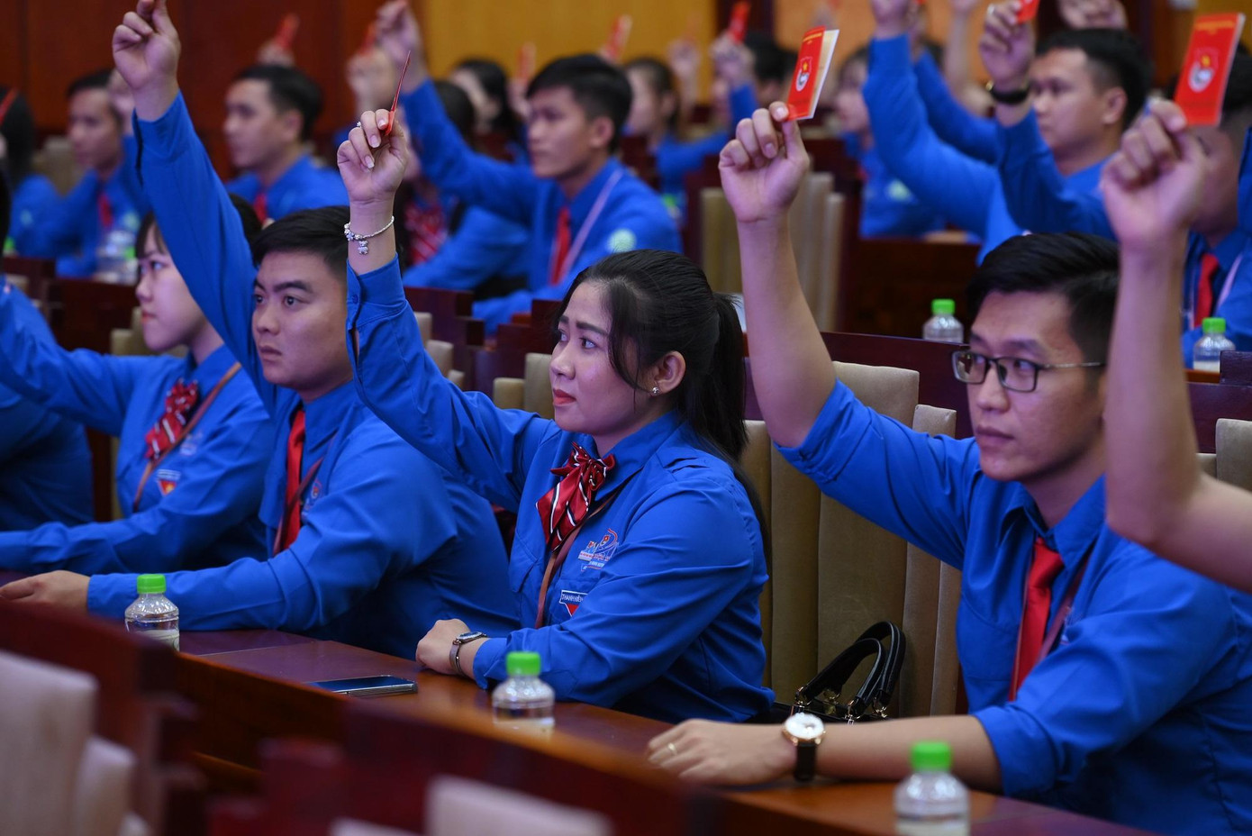 Các đại biểu dự Đại hội Đoàn TNCS Hồ Chí Minh tỉnh Tây Ninh lần thứ XIV, nhiệm kỳ 2022 – 2027, thể hiện ý chí, khát vọng của tuổi trẻ Tây Ninh. (Ảnh: Việt Kiên) Các đại biểu dự Đại hội Đoàn TNCS Hồ Chí Minh tỉnh Tây Ninh lần thứ XIV, nhiệm kỳ 2022 – 2027, thể hiện ý chí, khát vọng của tuổi trẻ Tây Ninh. (Ảnh: Việt Kiên)