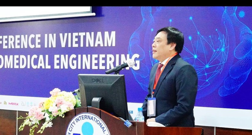 PGS. TS Trần Tiến Khoa, Hiệu trưởng trường ĐH Quốc tế, ĐHQG TPm HCM phát biểu tại Hội thảo.