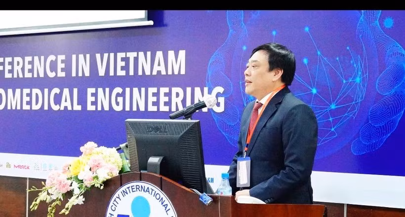 PGS. TS Trần Tiến Khoa, Hiệu trưởng trường ĐH Quốc tế, ĐHQG TPm HCM phát biểu tại Hội thảo.