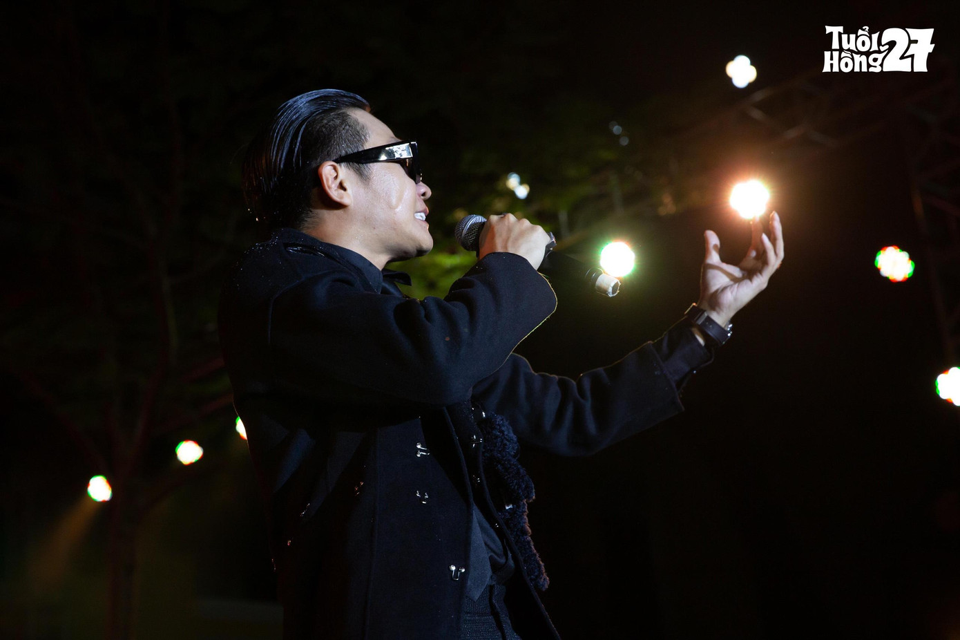 Rapper Wowy trình bài những ca khúc từng 'nổi đình nổi đám' trên Vbiz. Rapper Wowy trình bài những ca khúc từng 'nổi đình nổi đám' trên Vbiz.