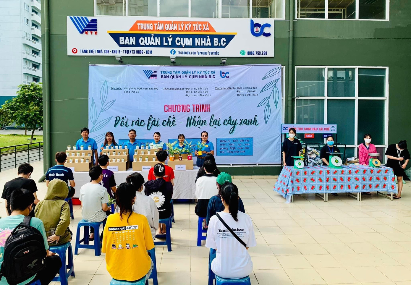 Nhiều bạn sinh viên đã đến hưởng ứng chương trình. (Ảnh: Trung tâm Quản lý Ký túc xá ĐHQG TP. HCM)