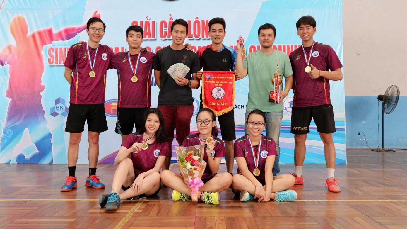 Ngoài thành tích học tập ấn tượng, Hoàng Uyên còn rất tích cực trong các hoạt động thể thao.