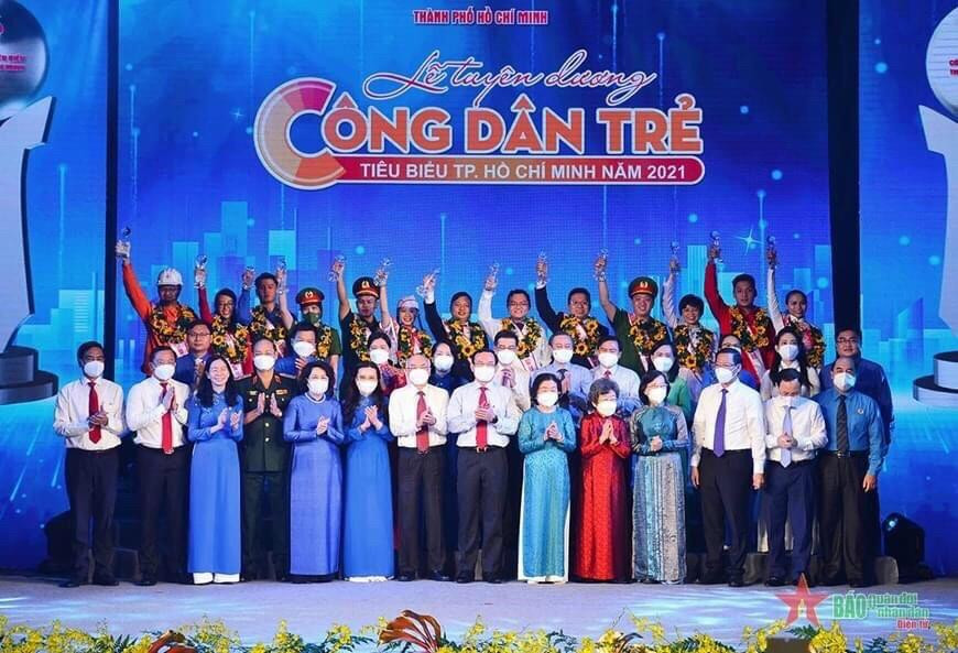 Văn Tài cảm thấy tự hào, nhưng cũng có phần áp lực khi được nhận danh hiệu “Công dân trẻ tiêu biểu TP. HCM” năm 2021.