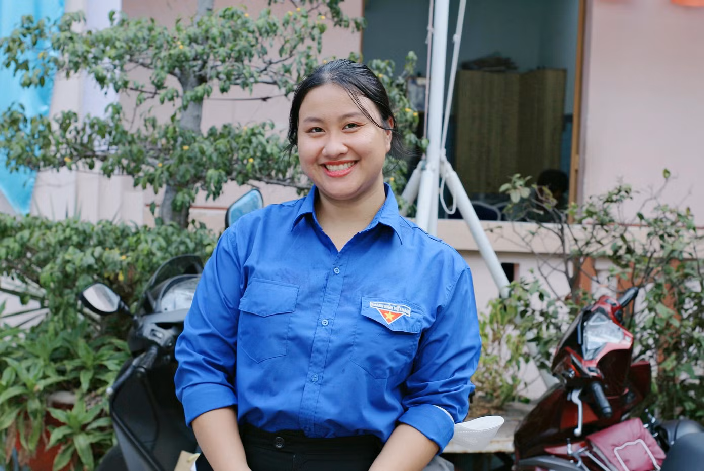 Huỳnh Thị Hương luôn tích cực trong các hoạt động thiện nguyện.