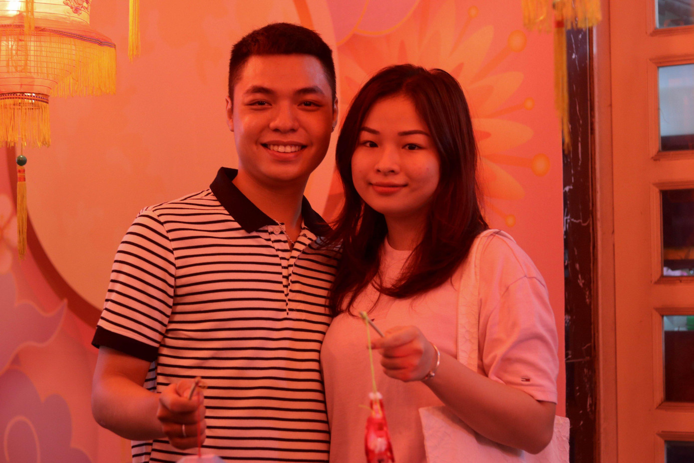 Anh Trương Quốc Nam cho biết, Trung Thu năm nào anh cũng cùng bạn gái của mình đến đây để mua lồng đèn, tham quan và đặc biệt là tìm những góc ảnh đẹp để lưu lại kỷ niệm.