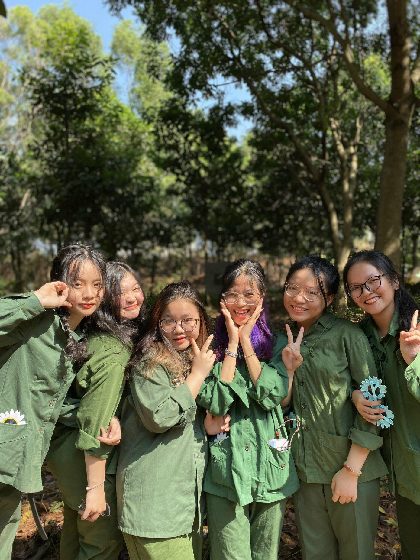 Khoảng thời gian vui vẻ cùng bạn bè khiến Hạnh Nguyên vơi bớt nỗi nhớ nhà.