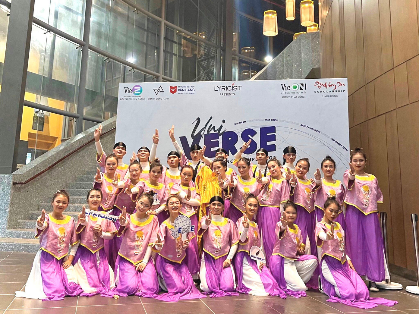 Những thành viên của Big Boom Dance Team.