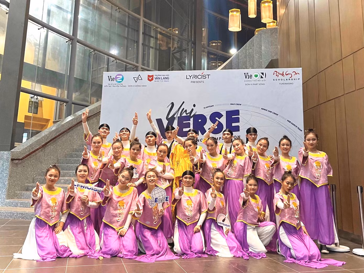 Những thành viên của Big Boom Dance Team.