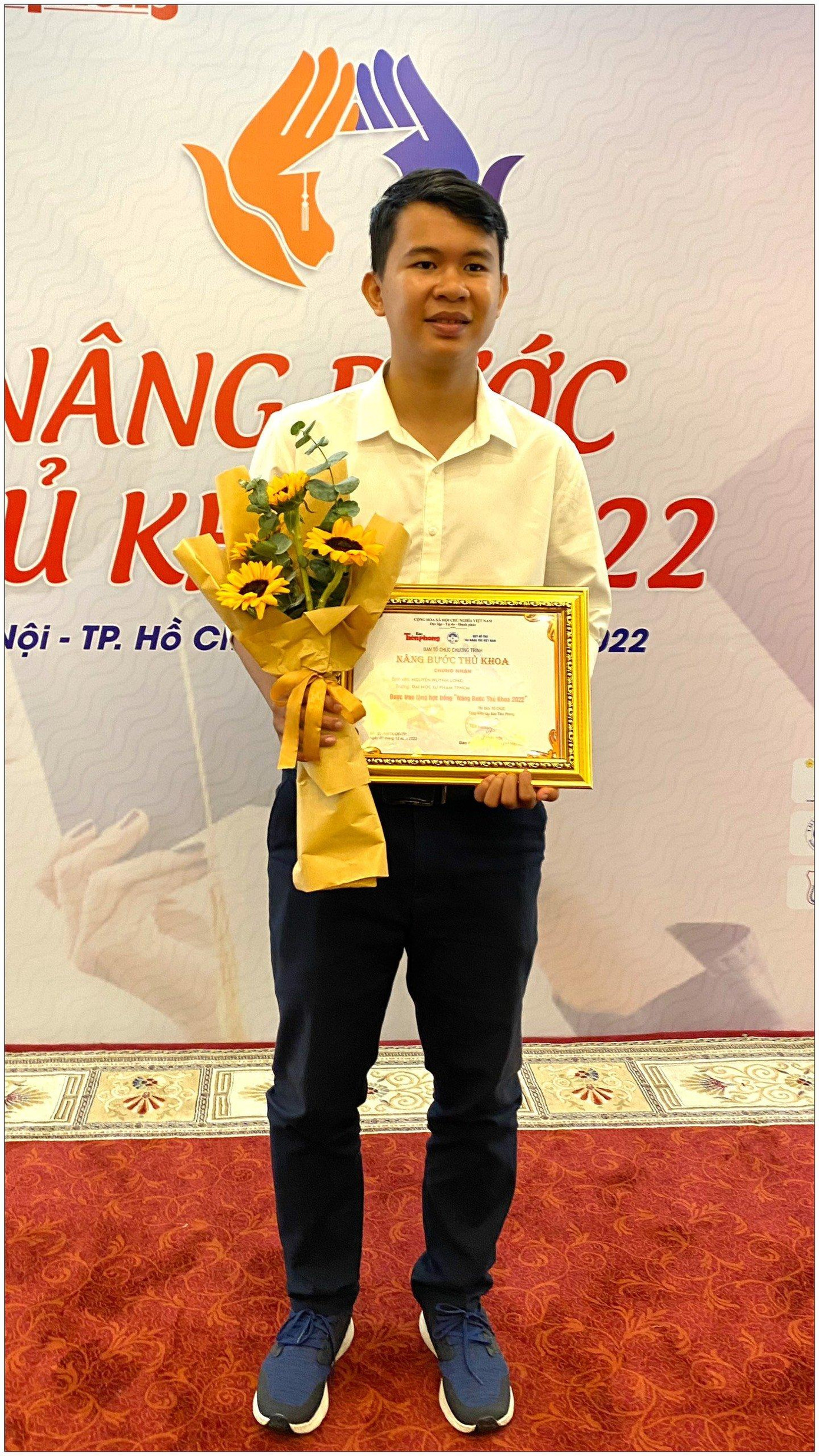 Huỳnh Long luôn là một chàng trai năng động, tự tin trong mắt mọi người xung quanh. (Ảnh: NVCC) Huỳnh Long luôn là một chàng trai năng động, tự tin trong mắt mọi người xung quanh. (Ảnh: NVCC)