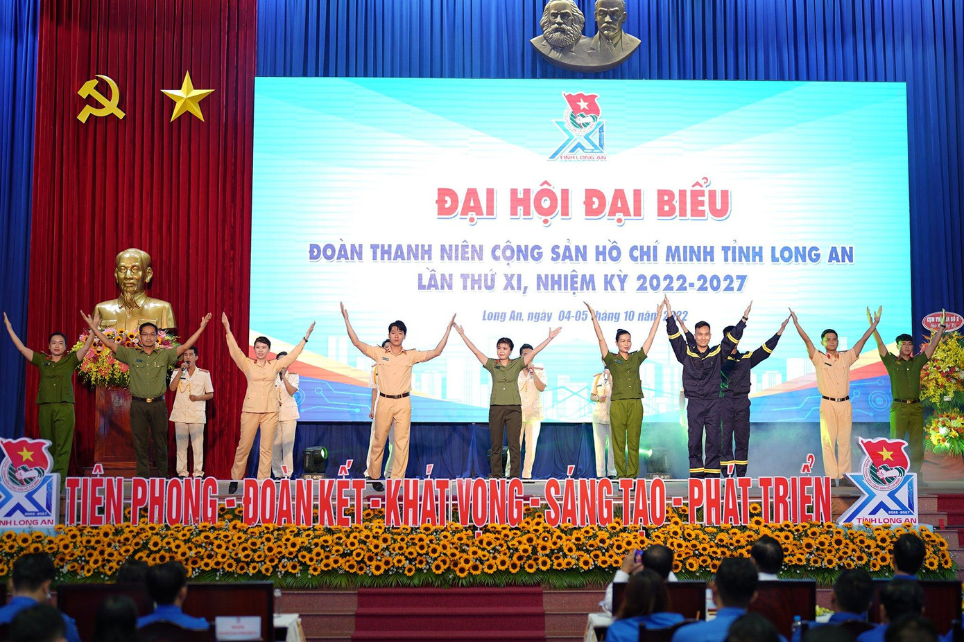 Tiết mục văn nghệ chào mừng Đại hội Đại biểu Đoàn TNCS Hồ Chí Minh tỉnh Long An lần thứ XI, nhiệm kỳ 2022-2027. Tiết mục văn nghệ chào mừng Đại hội Đại biểu Đoàn TNCS Hồ Chí Minh tỉnh Long An lần thứ XI, nhiệm kỳ 2022-2027.