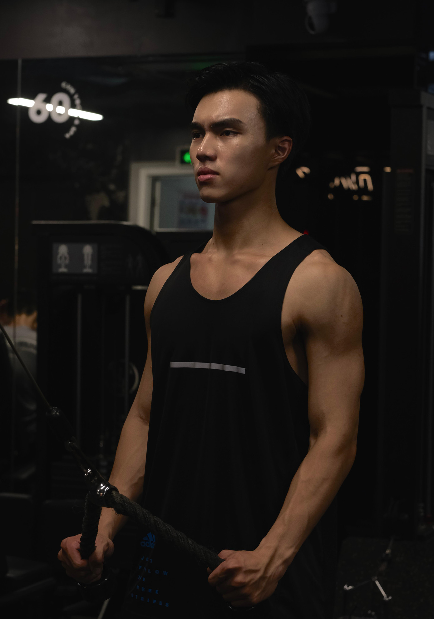 Nhờ chăm chỉ tập luyện, Phú sở hữu body săn chắc.