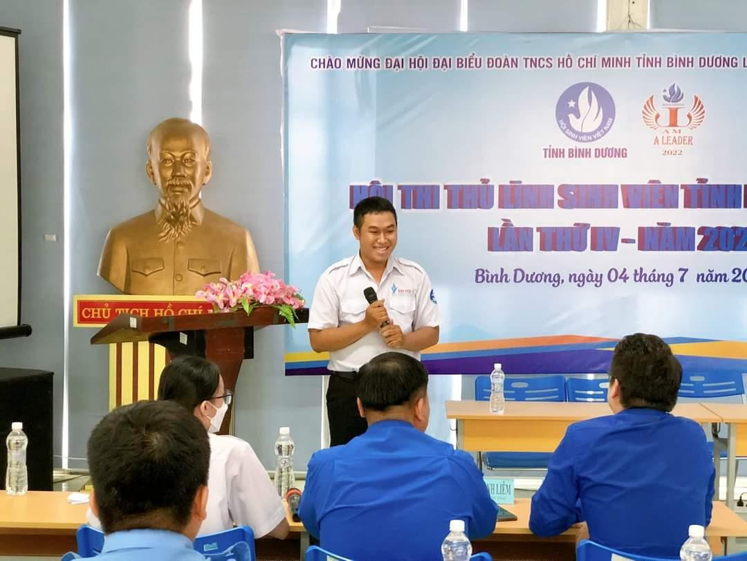 Hội thi diễn ra sôi nổi với sự tranh tài của các thí sinh.