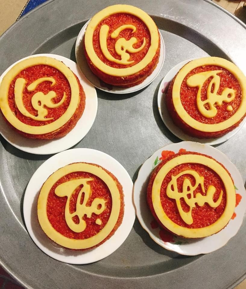 Mặt hàng “xôi gấc nghệ thuật” được cho là “cháy hàng” dịp Tết Nguyên đán vừa qua.