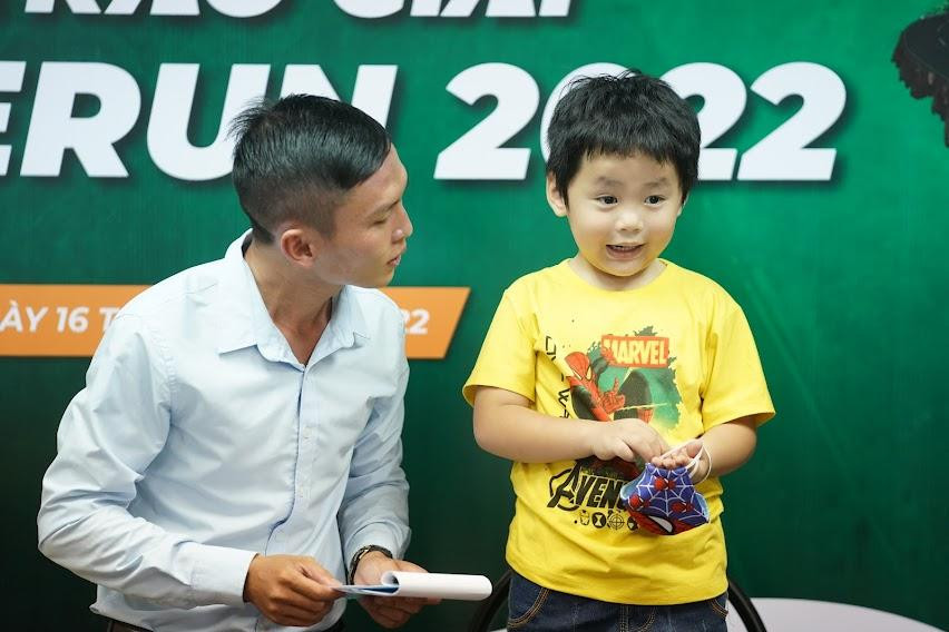 Các "vận động viên" đã tham gia lễ trao giải đầy hứng khởi.